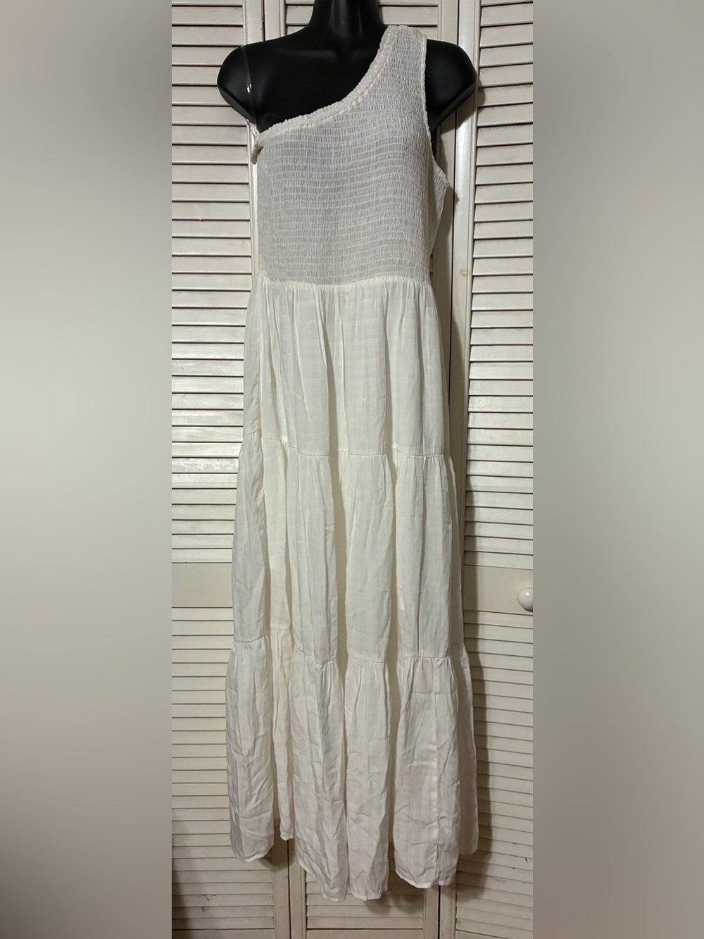 entro One-Shoulder White Tiered Maxi dress. Super soft!